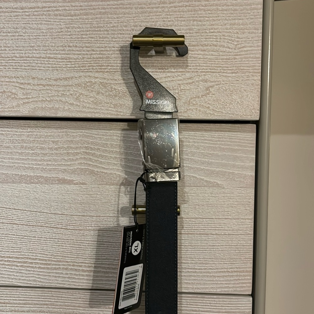 NWT Mission belt. No belt loops, adjustable. Never used
